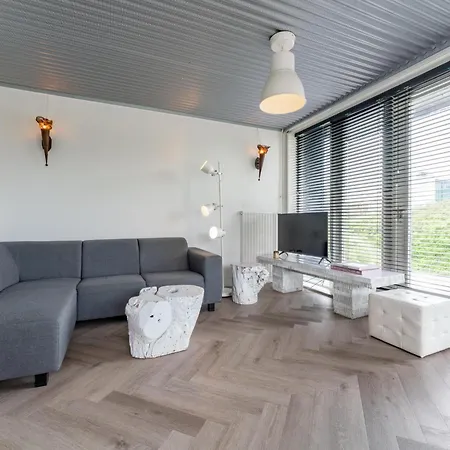 Beachhouse I 度假居 *
